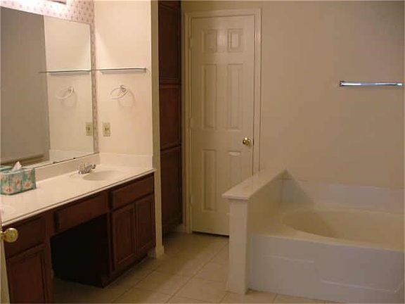 3rd image of 13022 Woodtrek Ln