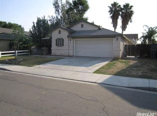 404 Peregrine Dr, Patterson, CA 95363
