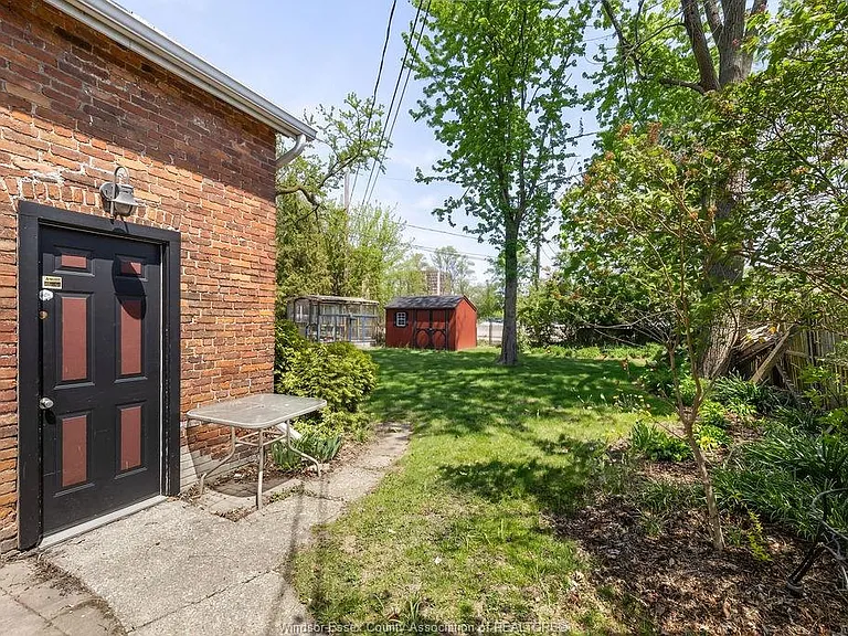 274 Crawford Ave — Photo 48