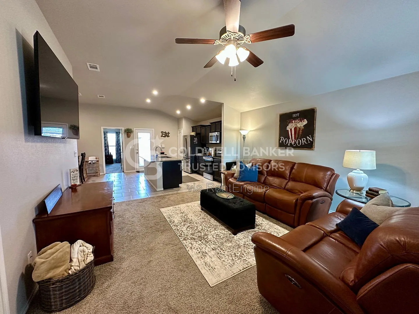 3 bed, 2.0 bath, 1452 sqft, $2,900 — Photo 2