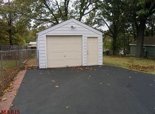 3675 McKibbon Rd, Saint Louis, MO 63114