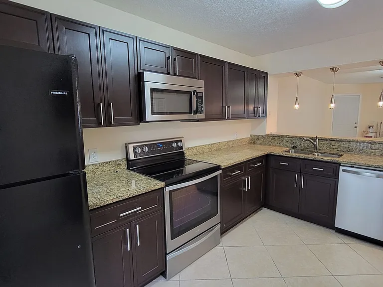 3651 N Goldenrod Rd #E105 — Photo 6