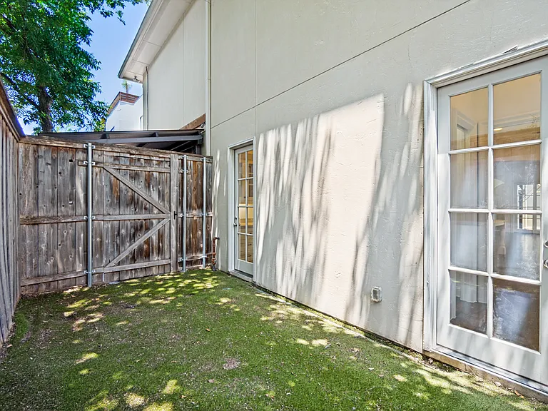 3614 Edgewater Dr — Photo 23