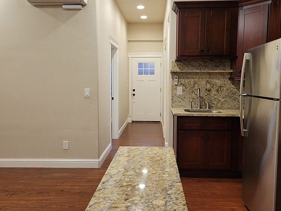 3rd image of 100 La Crosse Dr #2