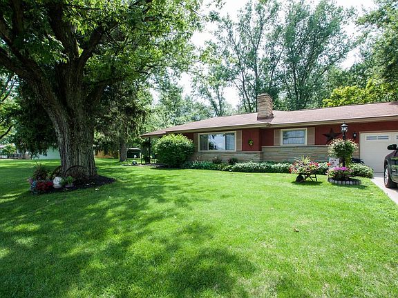 2nd image of 223 Darby Creek Dr