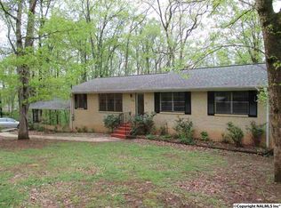 11028 Rockcliff Dr NW, Huntsville, AL 35810