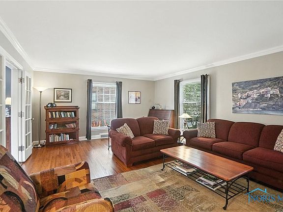 5th image of 2326 Densmore Dr
