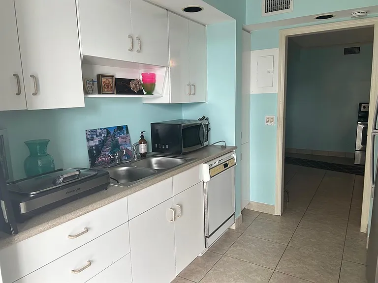 3100 NE 49th St #Penthouse 06 — Photo 9