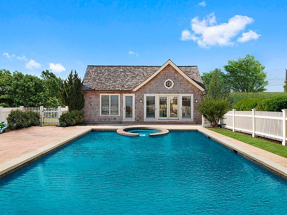 4th image of 416 Beachcomber Ln