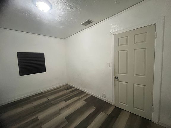 3rd image of 1061 Vine St