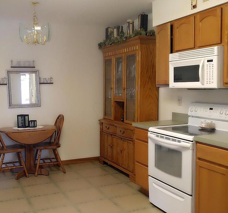 1st image of 438 Danbury Dr