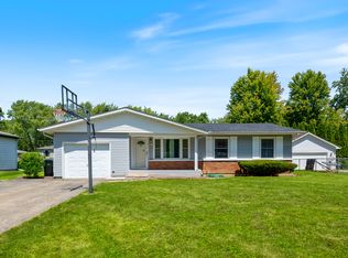 30W152 Claymore Ln, Naperville, IL 60563