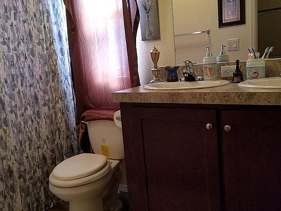 3rd image of 6665 Long Beach Blvd Spc B33