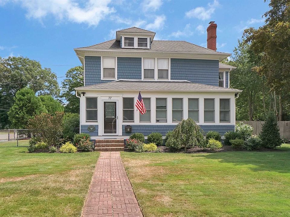 1st image of 77 Bayport Ave