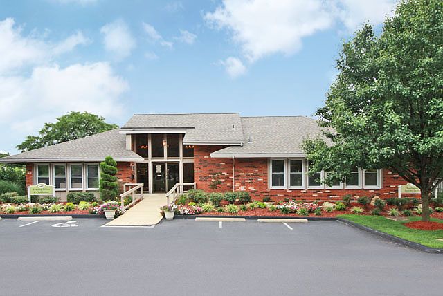 5565 Golf Ridge Dr APT A, Saint Louis, MO 63128 | Zillow