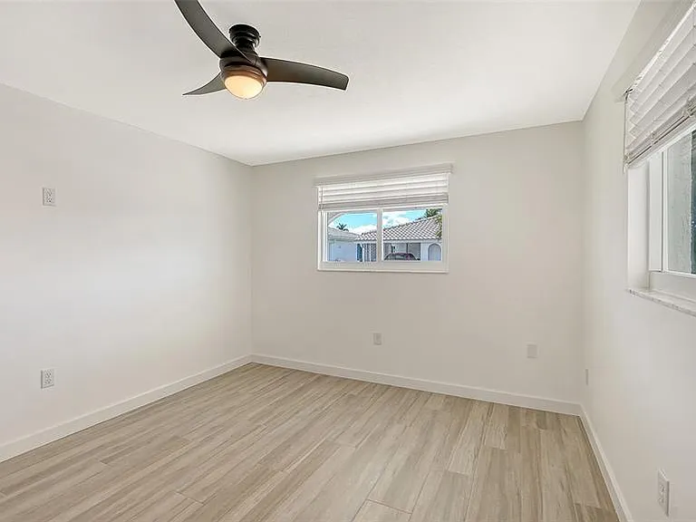 909 Spanish Dr N — Photo 34