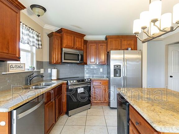 2nd image of 515 Palm Breeze Dr