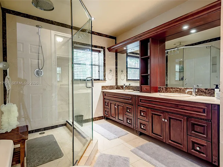 2908 Bayview Dr — Photo 11