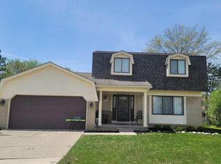 45181 Quaker Hill Dr, Canton, MI