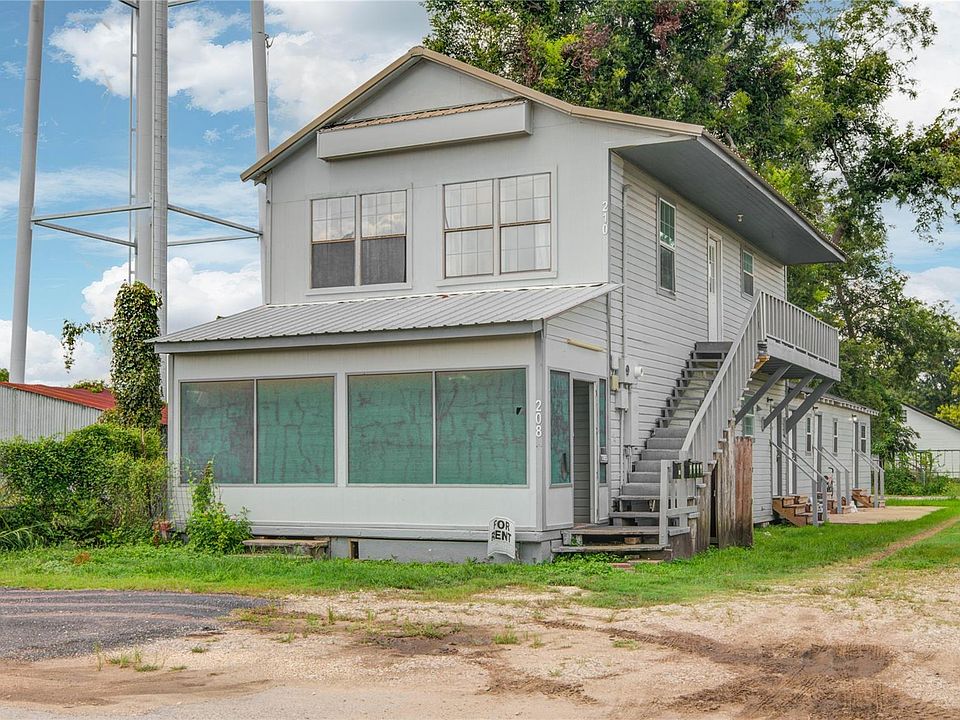 1st image of 208 W 2nd St