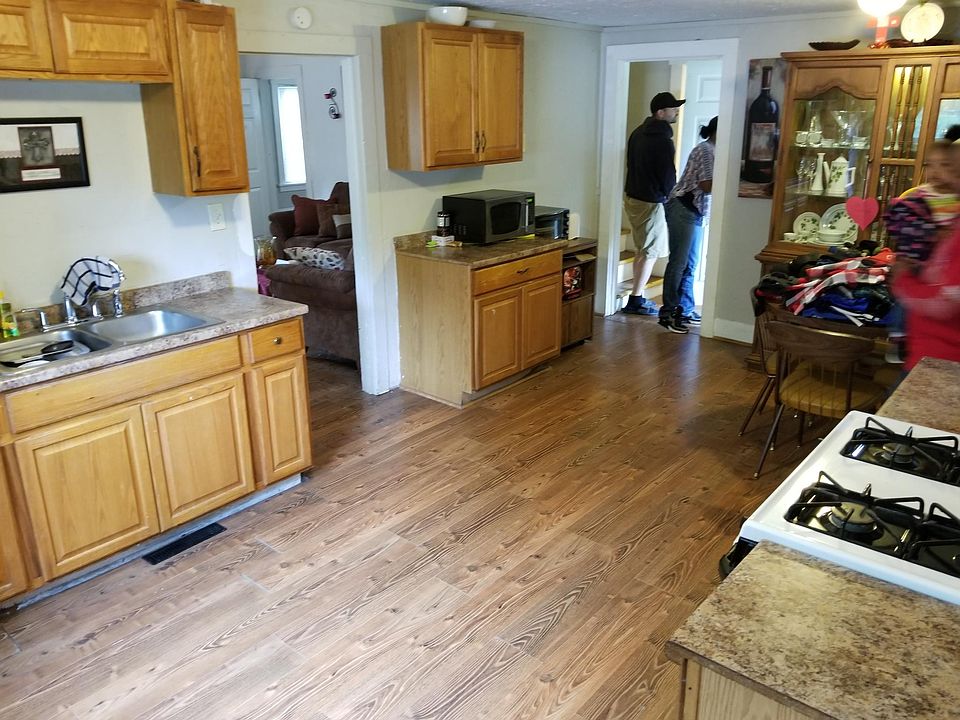 Large eat in kitchen