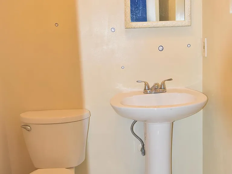 4557 King Edward Ct — Photo 28