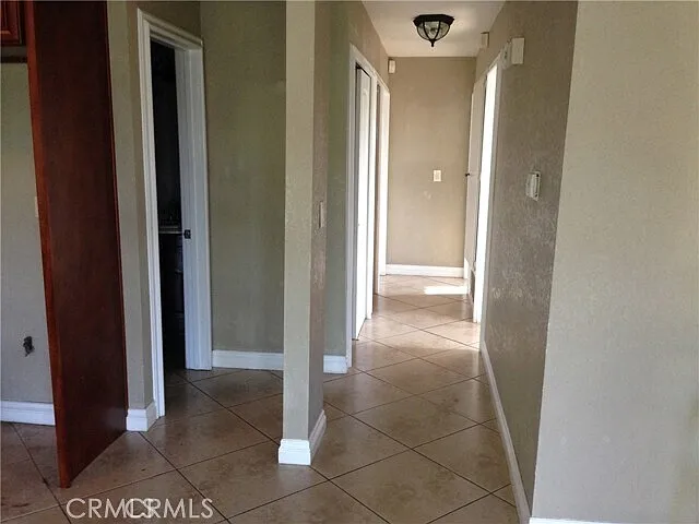3 bed, 989 sqft, $3,400 — Photo 4
