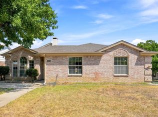 1001 Flower Dr, Arlington, TX 76017