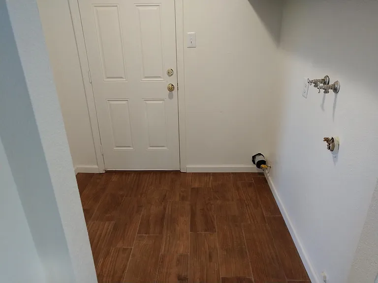 2090 Poplar St #4 — Photo 8