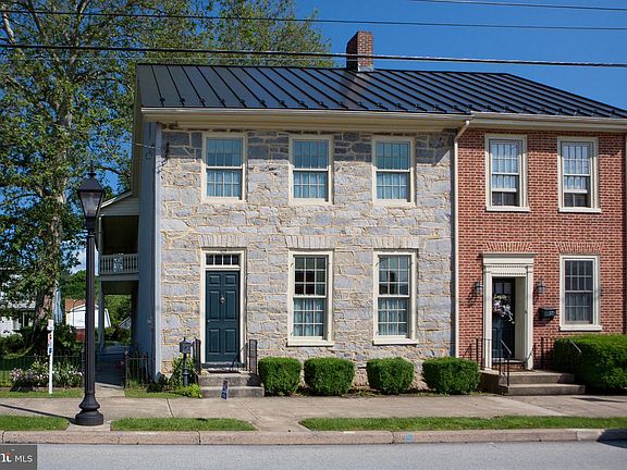 2nd image of 129 W King St