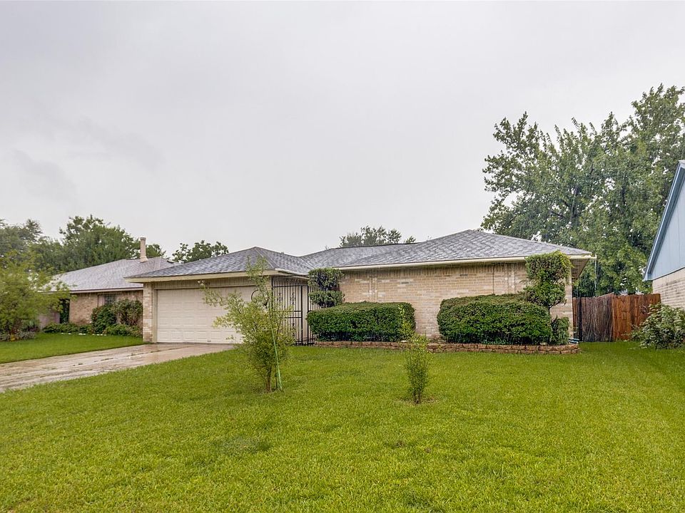 1st image of 1415 Leadenhall Cir