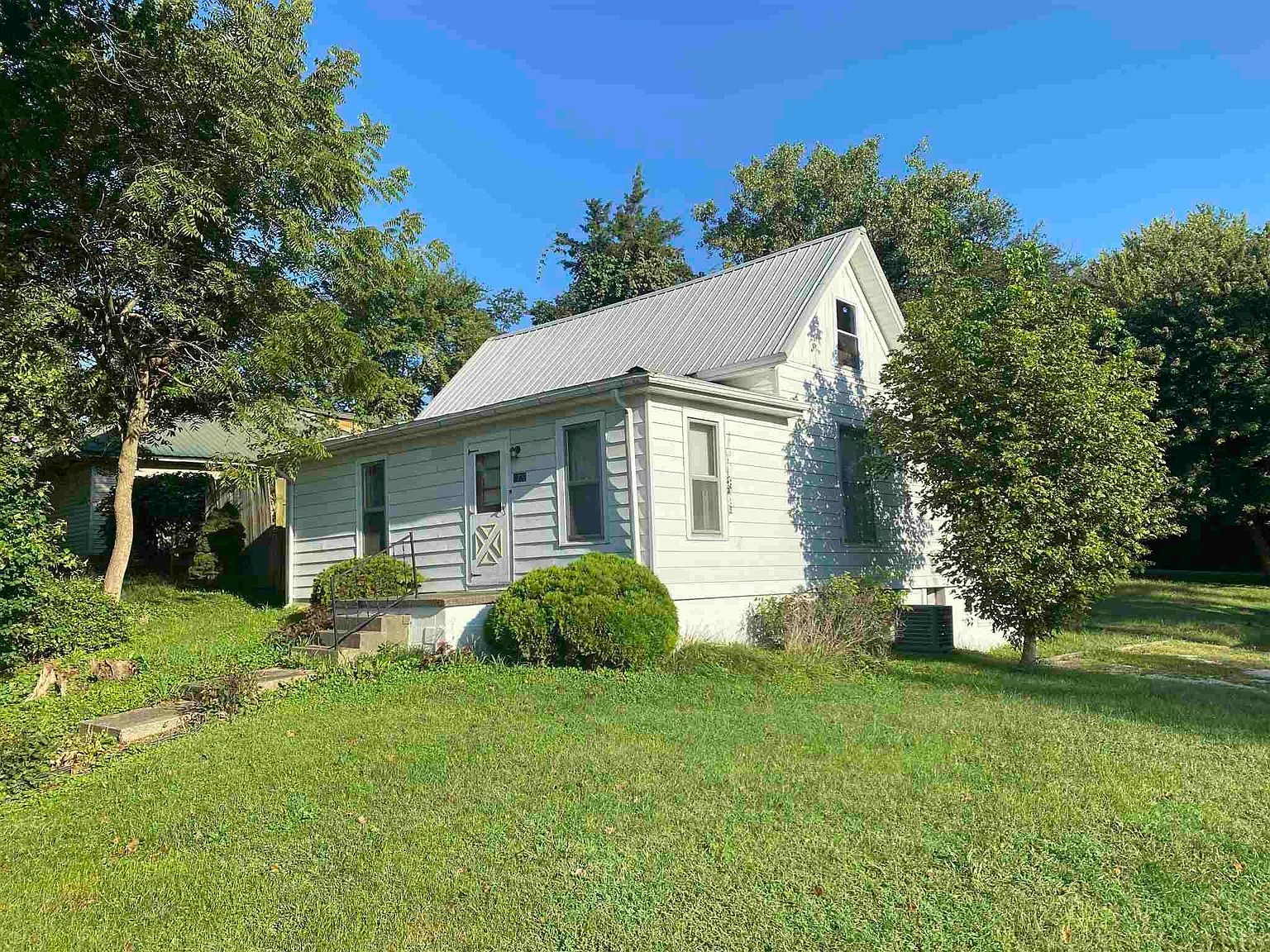 1020 W 4th St, Bicknell, IN 47512 Zillow