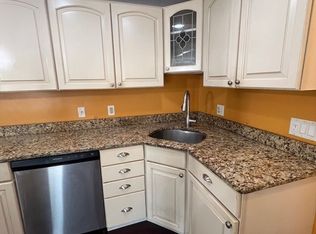 18 Fountain Ln APT 5, Weymouth, MA 02190
