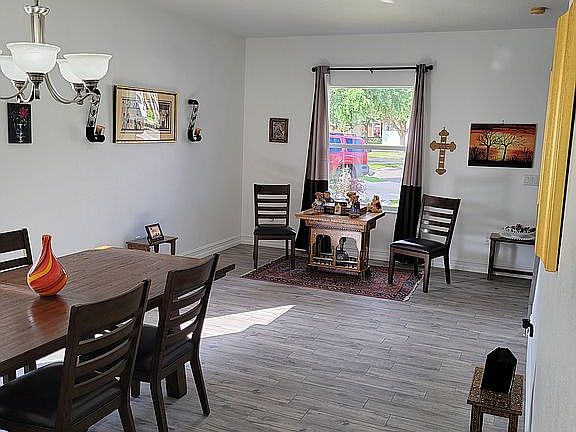 4th image of 18330 Holland House Loop