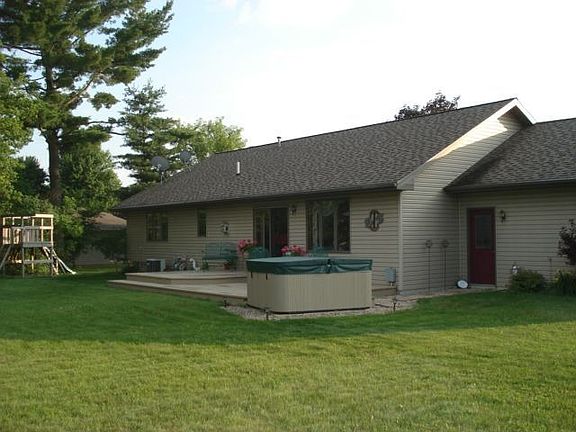 3rd image of 113 Country Club Dr