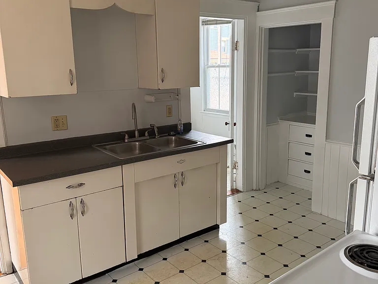 273 French St — Photo 13