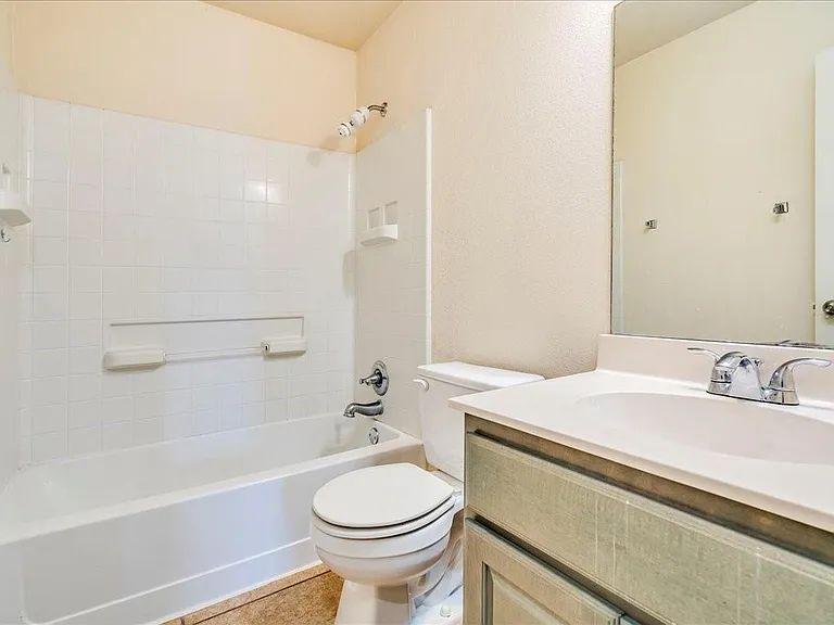2924 Bond Dr #4C — Photo 24