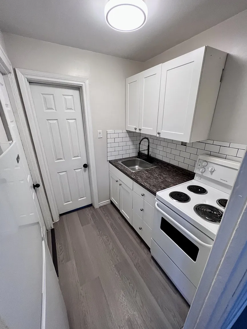 2236 Ontario St Unit 4 photo 1