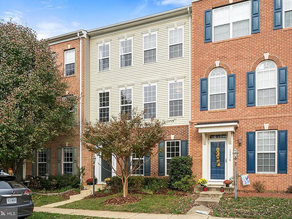 1st image of 15980 Greymill Manor Dr