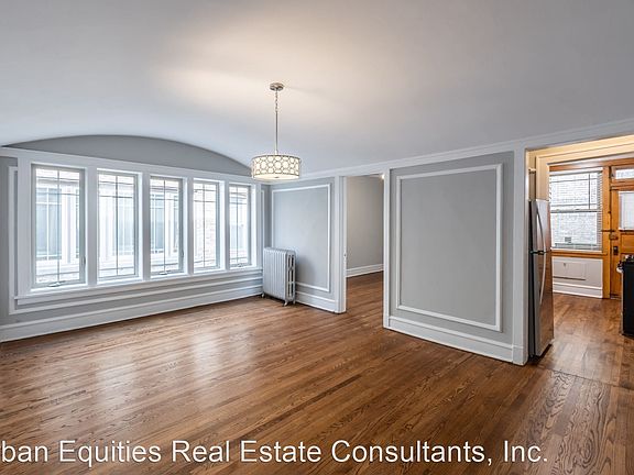 4th image of 1706 W Touhy Ave APT 2
