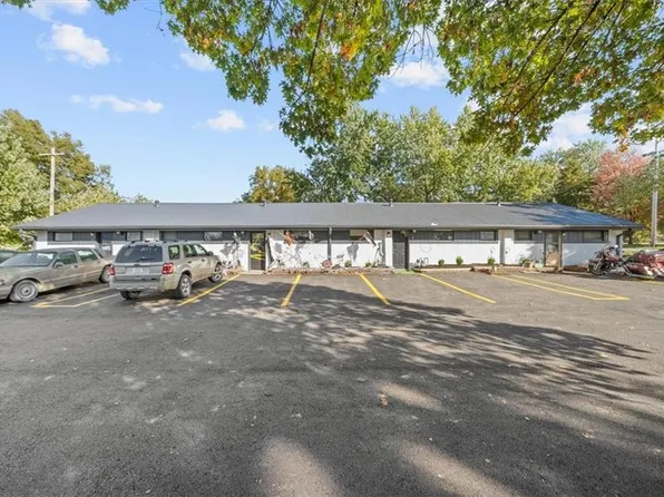 908 Orange St, Baldwin City, KS 66006