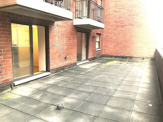 Rented by Avenues Real Estate | media 8