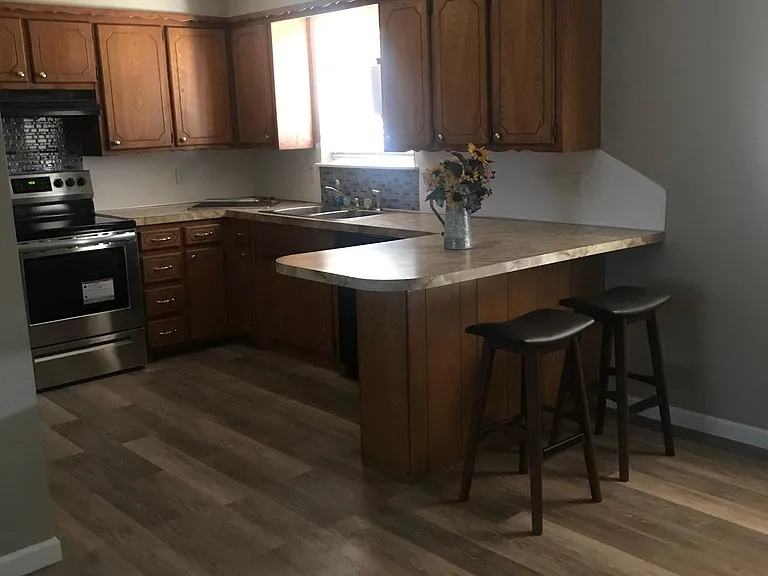 1066 Hughes Ave — Photo 3