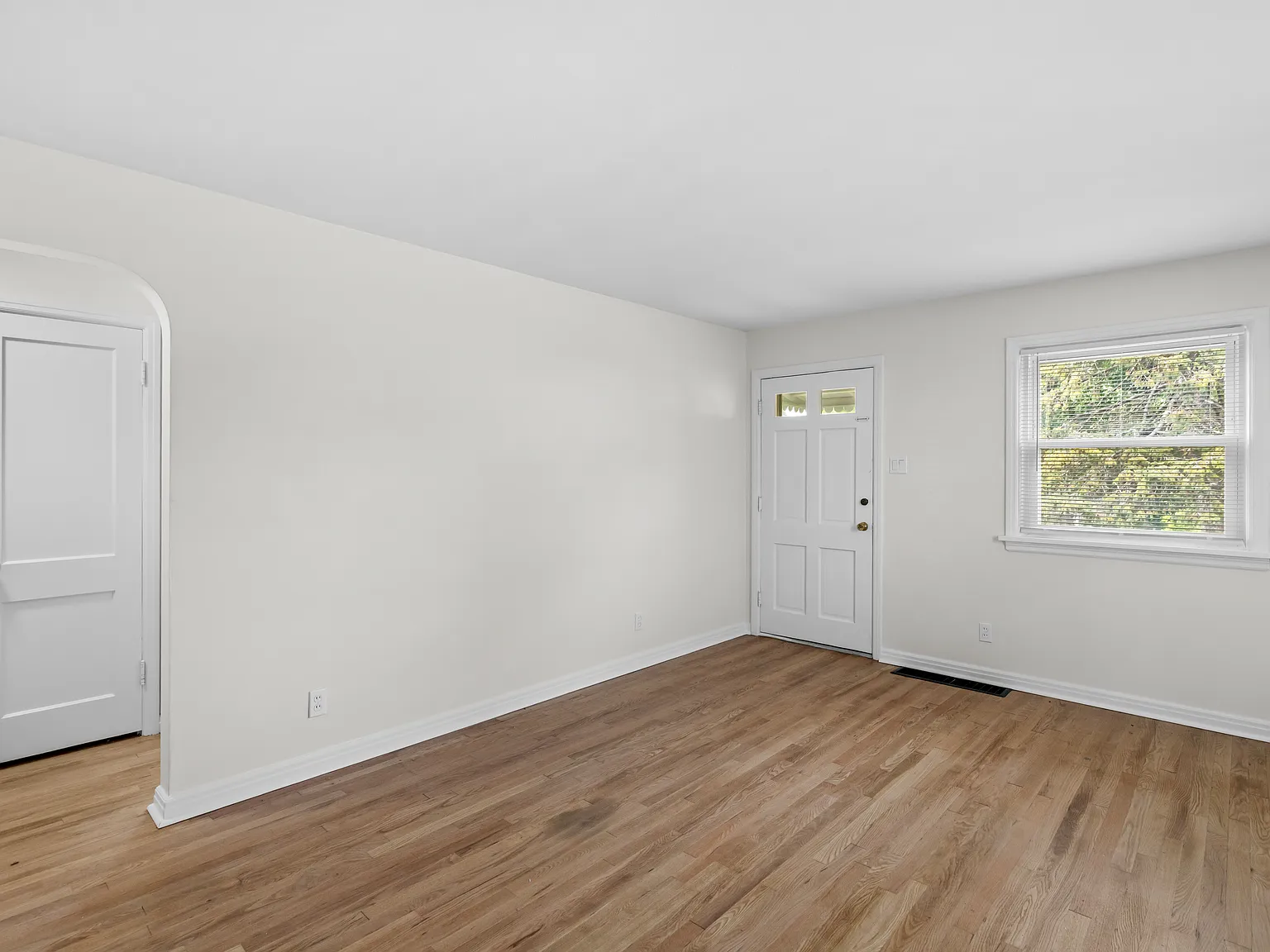2 bed, 1016 sqft, $1,350 — Photo 4