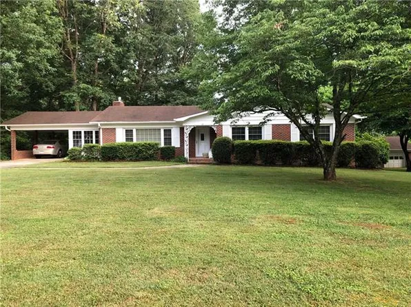 147 Autumn Ln, Hudson, NC 28638