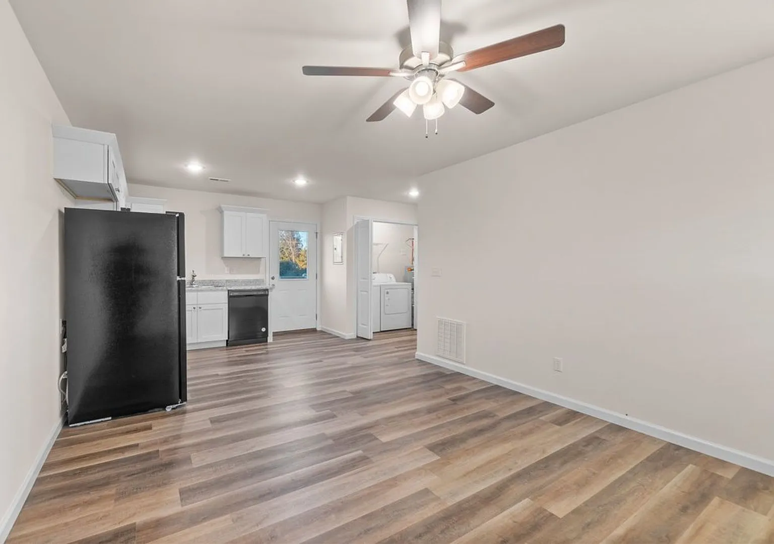 Highland Point Dr 780 — Photo 2