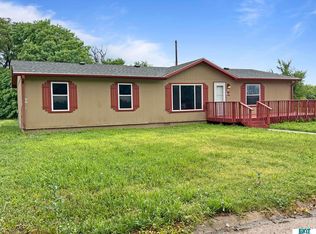 104 W Oak St, Maywood, NE 69038