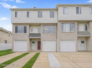 36 Journeay St, Staten Island, NY 10303