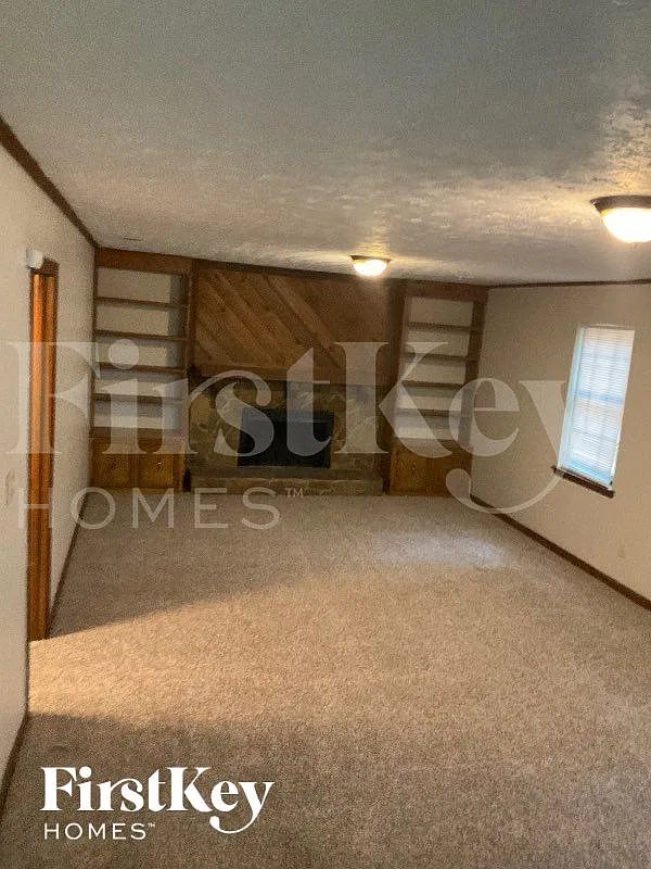 3 bed, 2.5 bath, 1594 sqft, $1,925 — Photo 2