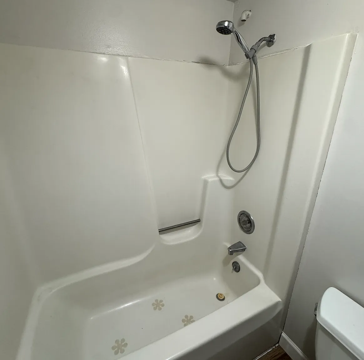 1 bed, 1.0 bath, 850 sqft, $1,045 — Photo 3